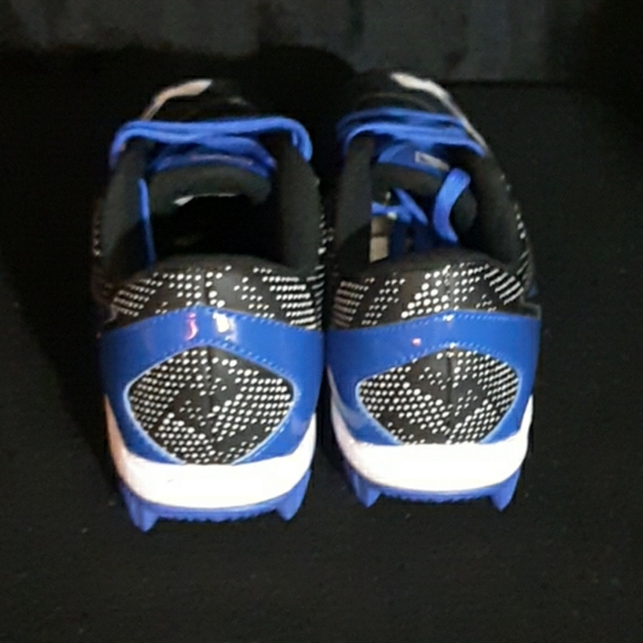 Sneakers - Picture 5 of 7